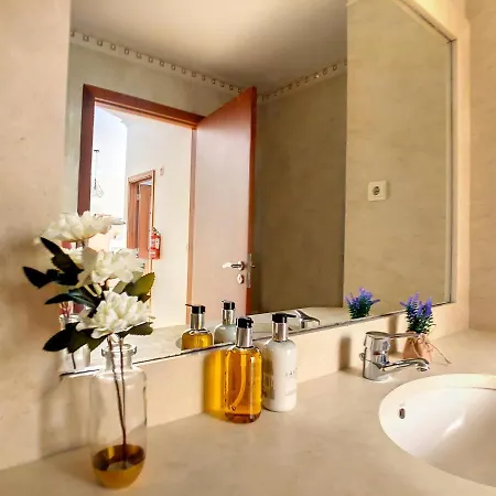 Theos By Lovelystay アパート