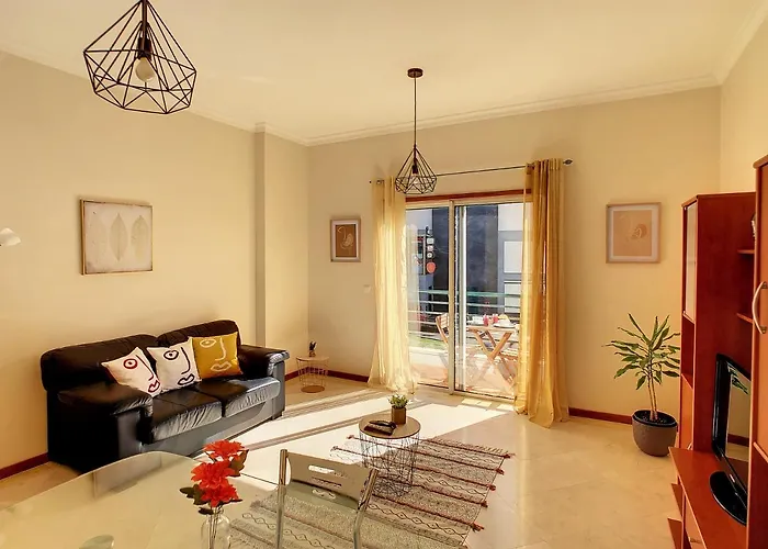 Theos By Lovelystay Apartment