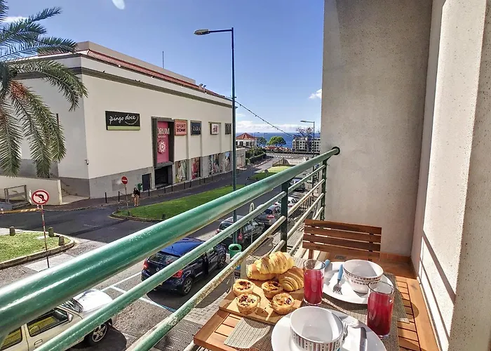 Theos By Lovelystay Apartment *